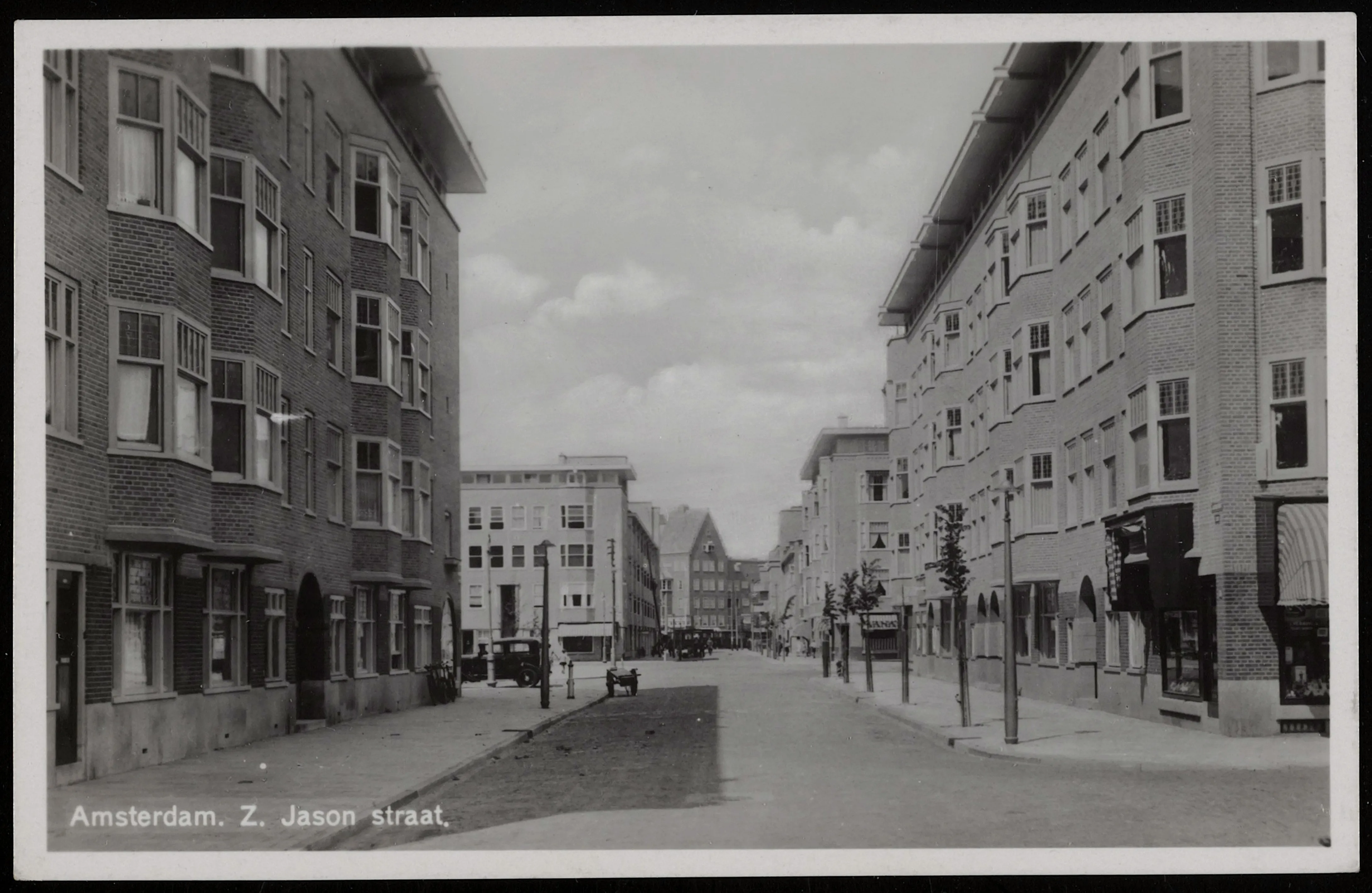 De Jasonstraat, één jaar na de sloop van het stadion — prentbriefkaart, 1930.